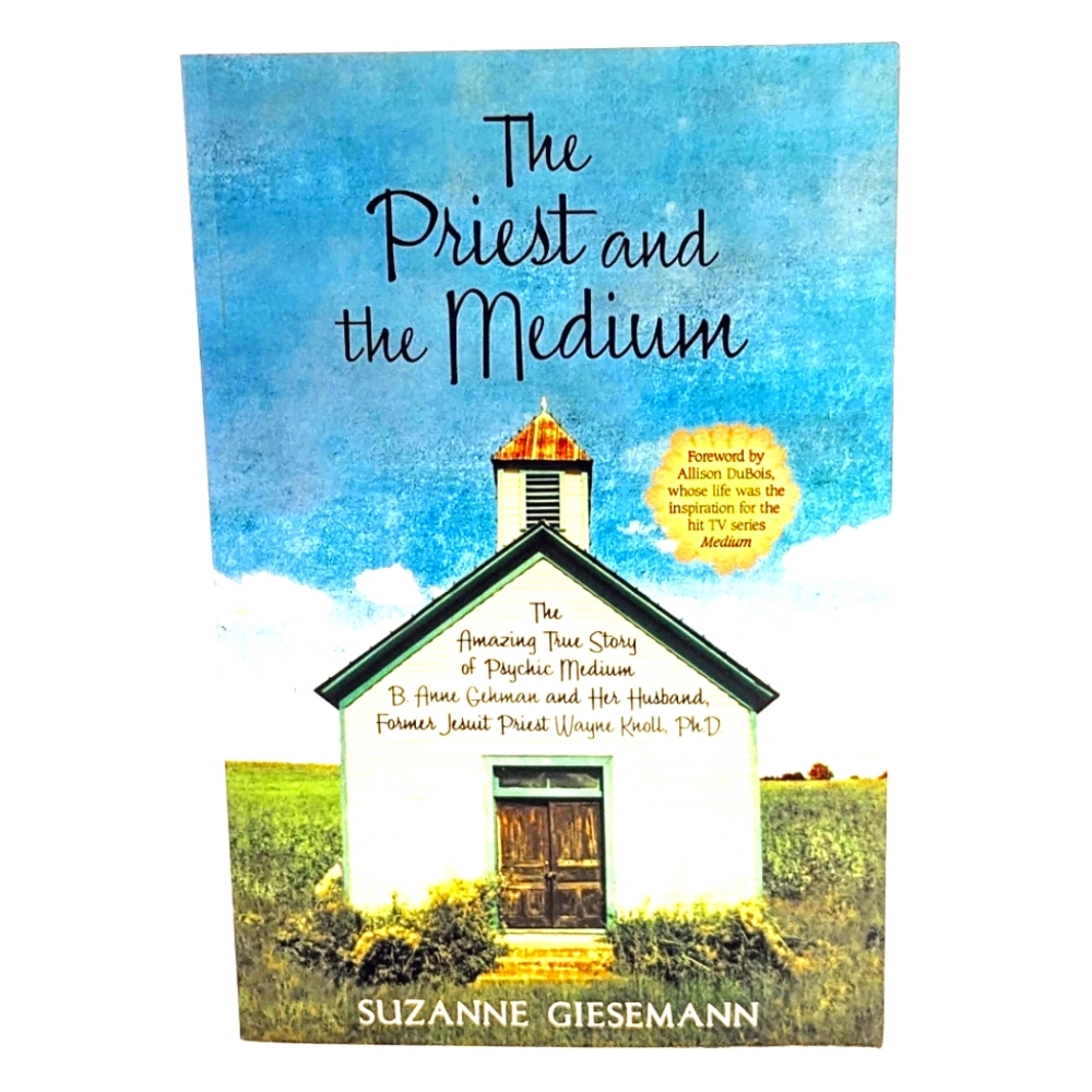 NWOT The Priest and the Medium Suzanne Giesemann Psychic Medium Book 2009